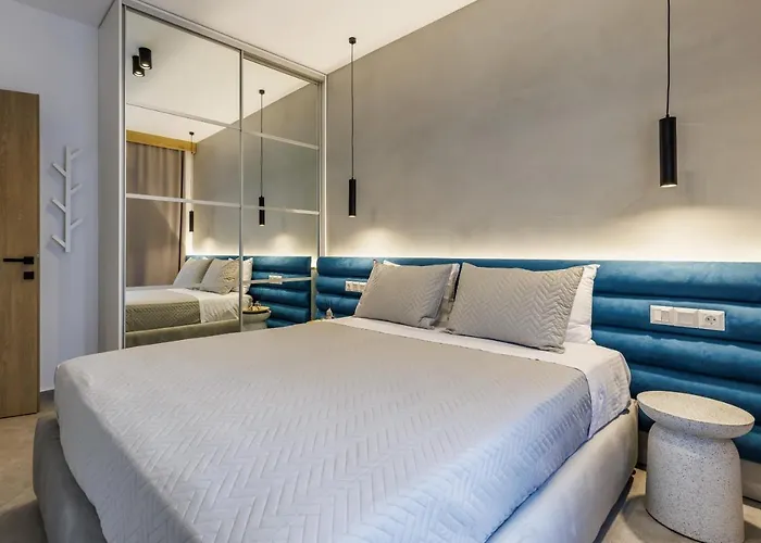 Potoki Skopelos Town