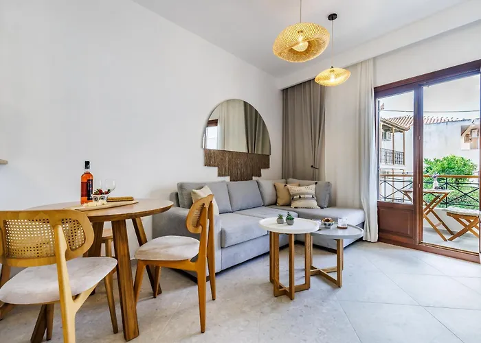 Potoki Skopelos Town