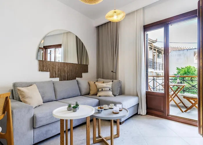 Potoki Skopelos Town